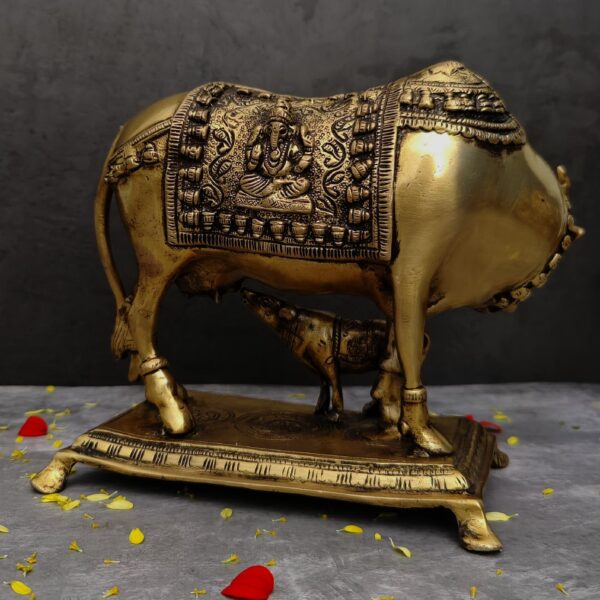 brass cow and calf / kamdhenu height 8 inch