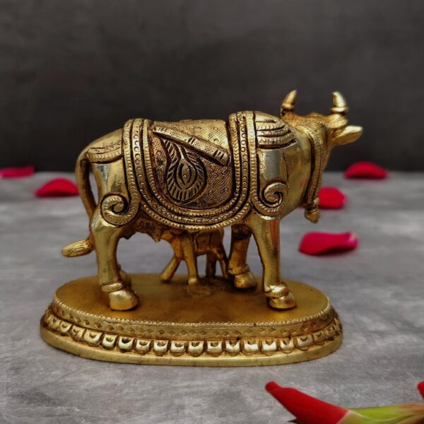 brass cow and calf / kamdhenu height 4 inch