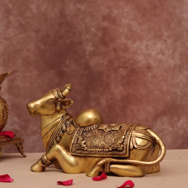 Brass fine sitting nandi height 7.5 inch