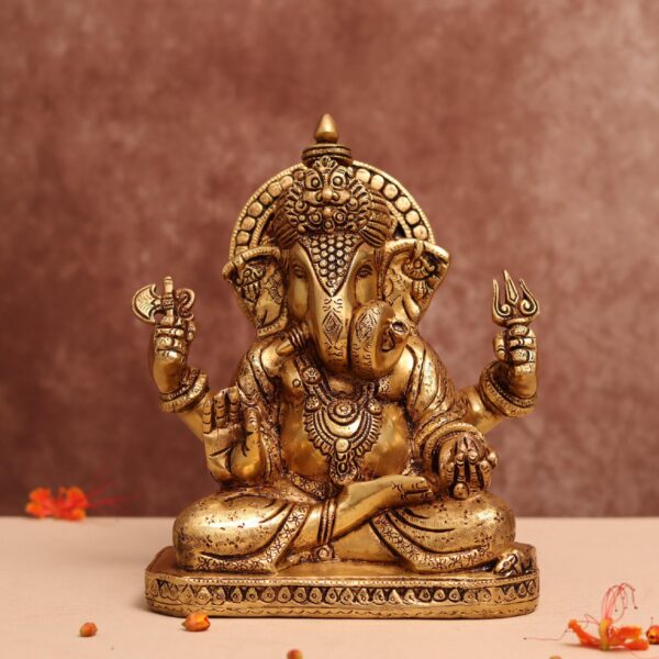brass Dagdusheth Halwai Ganpati murti 9 inches