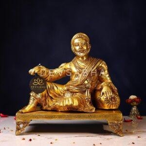 Brass Chhatrapati Shivaji Sitting on Sofa – 14.5 Inches